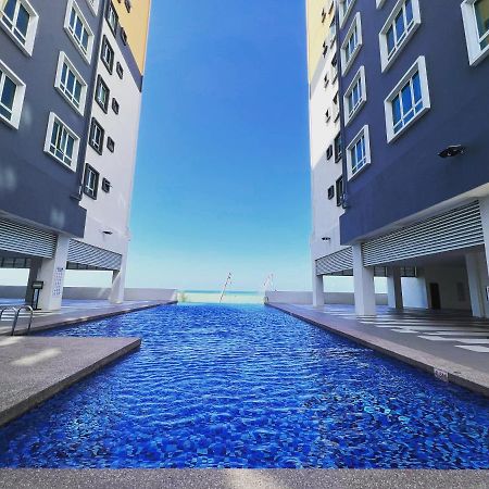 Ureshii Homestay Ladang Tanjung Kuala Terengganu With Pool Екстер'єр фото