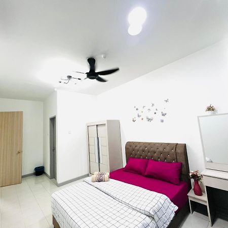 Ureshii Homestay Ladang Tanjung Kuala Terengganu With Pool Екстер'єр фото